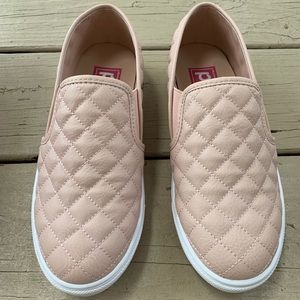 pop blush light pink quilted slip on shoes size 6
